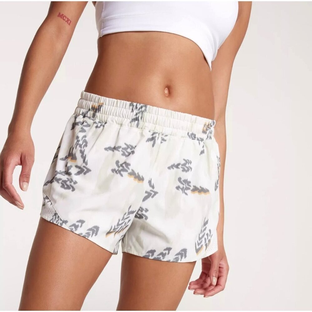 Calia Women's Mid Rise Infinity Run Shorts 3" Inseam Relaxed Fit size XS NWT